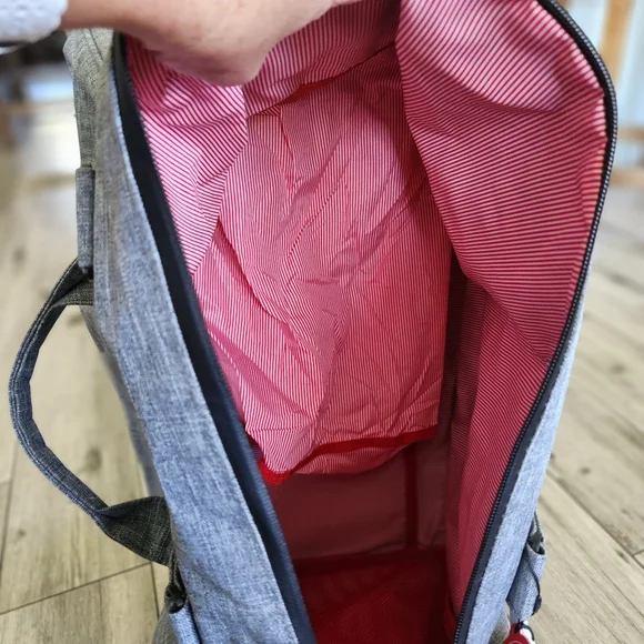 Herschel Supply Co. Novel Duffel Bag Grey Travel Gym Weekend Over Night - Picture 9 of 11